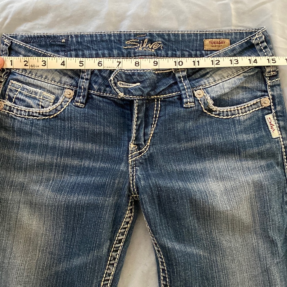 Silver Bootcut blue jeans. 27x33